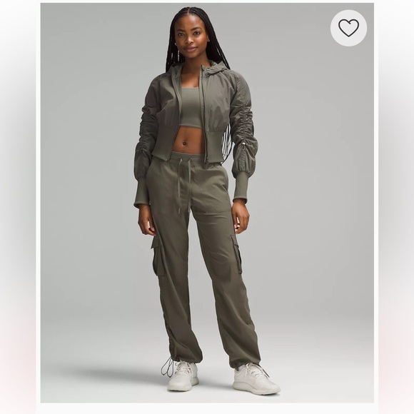 NWT Lululemon Dance Studio Relaxed-Fit Mid-Rise Cargo Pant - Picture 2 of 9